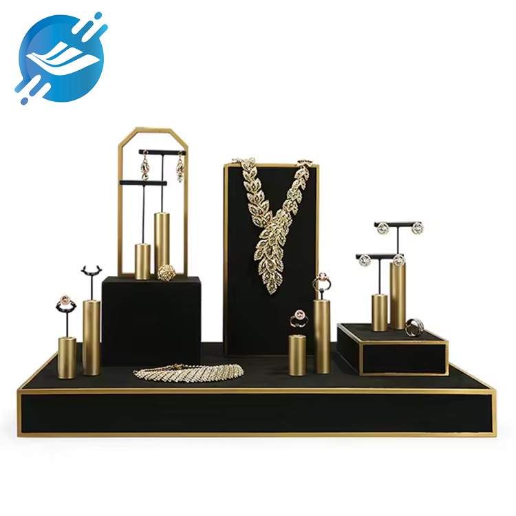 Ke hoʻolauna nei i ka Creative Design Black Gold Stainless Steel Jewelry Stand Set, kahi hoʻonā nani a nani no ka hōʻike ʻana i kāu hōʻiliʻili nani.Hoʻolālā ʻia kēia hoʻonohonoho e hoʻokiʻekiʻe i ka hōʻike ʻana o kāu mau mea nani, e kū ai lākou i waho a hopu i ka maka o nā mea kūʻai aku.Hana ʻia me nā mea kiʻekiʻe kiʻekiʻe a me kahi hoʻolālā nani, ʻo kēia hōʻike kū hoʻonohonoho ka mea hoʻohui maikaʻi loa i kekahi hale kūʻai mea kūʻai, hale kūʻai, a i ʻole ka hale hoʻokipa nani.