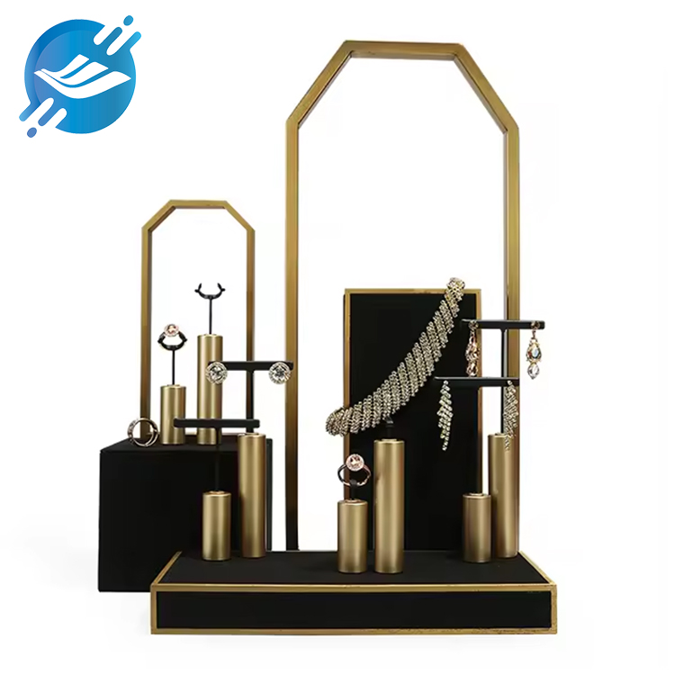 Entwodwi Creative Design Black Gold Nerjaveèi Bijou Display Stand Set, yon solisyon sansasyonèl ak elegant pou montre koleksyon bijou ou.Seri sa a fèt pou elve prezantasyon an nan moso bijou ou yo, fè yo kanpe deyò epi trape je a nan kliyan potansyèl yo.Fèt ak materyèl kalite siperyè ak yon konsepsyon dous, sa a seri kanpe ekspozisyon se adisyon pafè a nan nenpòt magazen bijou, boutik, oswa izolwa atizanal jis.